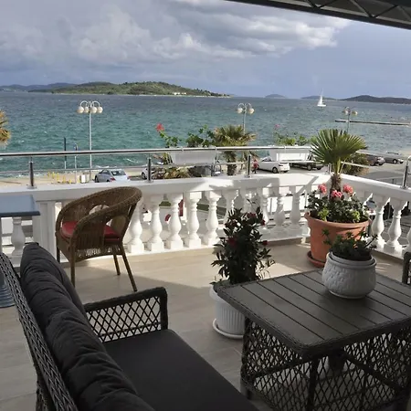 Apartman Zana Vodice Exteriör bild