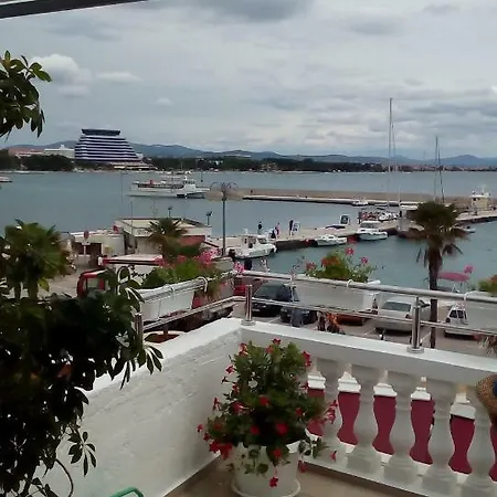 Apartman Zana Vodice Exteriör bild