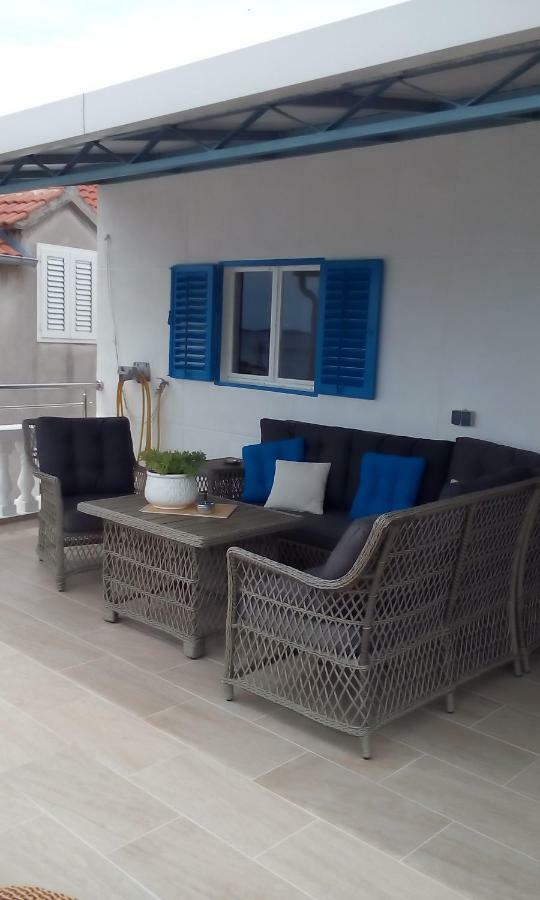 Zana Apartment *